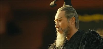 ​袁绍的兄弟都被刘备杀了 袁绍最后为何还要收留刘备