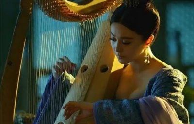 ​唐玄宗被杨贵妃迷的神魂颠倒，为何她始终是贵妃呢？