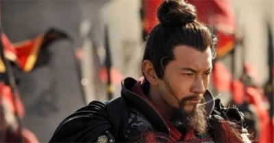 ​岳飞之死真的是秦桧的错吗？秦桧夫妇跪了八百年有点冤！