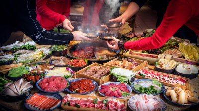 ​“挂羊头卖鸭肉”，多家餐饮陷售假风波：你吃到的羊肉卷，每一口都不保真
