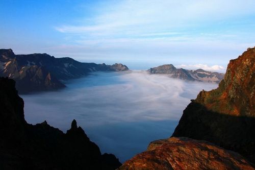 3、东白山最高峰海拔1035米是金东长白山的主峰。