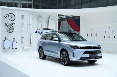 ​新 M7 单月超 6 万大定，华为 Mate7 时刻重现