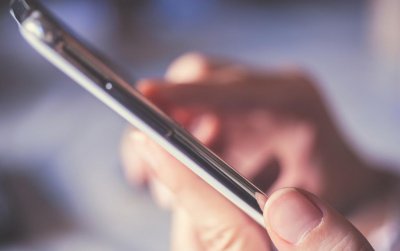 ​手机厂商扎堆布局大模型，到底是不是噱头？