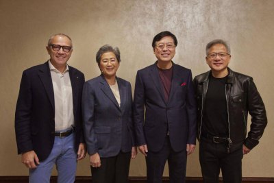 ​发布首款 AI PC，联手英伟达，联想的 AI 新浪潮有什么不一样