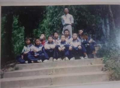 ​恩怨师兄弟的迥异人生：一人当董事长，两人逃亡未再见家人