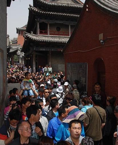 3.五台山地区游客较多。