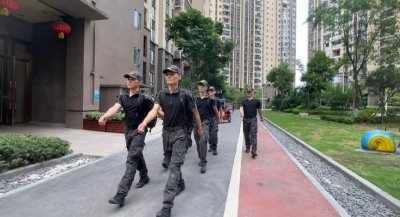 ​用内务标准做家务！这群“ 90 后”火了