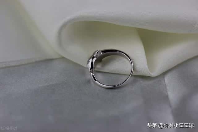 s925银能碰水吗（925银碰水）