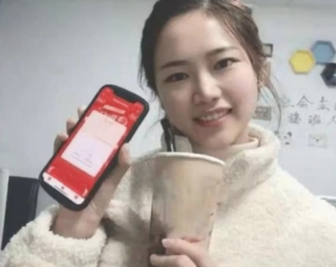 ​北大女神“狂追”韦东奕，曾是北大数院学生，网友觉得她目的不纯