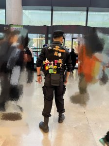 ​看见他，上一秒“哇哇大哭”，下一秒“娃娃大笑”