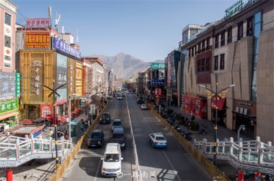 ​日光之城是哪个城市(拉萨，西部唯一的“日光之城”，市容漂亮生活休闲，还能看