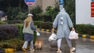​恶心穿搭，年轻人的假期舒适区