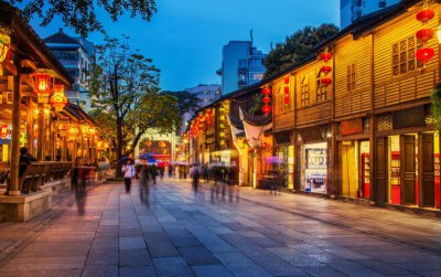 ​县城消费实录：不只有“小镇贵妇”，遍地是赢家