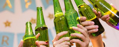 ​啤酒放置久了为什么会有絮状物 啤酒放时间长了有沉淀物