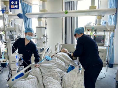 ​杭州东站一旅客跳入轨道，目前已转至重症医学科动态观察