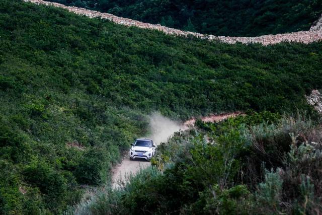 越野之旅探寻古长城遗迹 试驾路虎第二代揽胜极光-