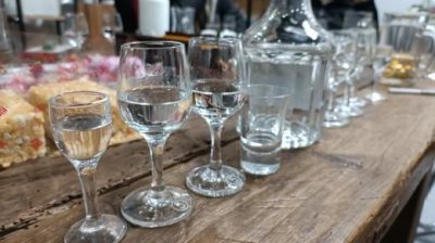 ​贵州老酒60周年纪念酒价格(贵州建省600周年纪念酒)