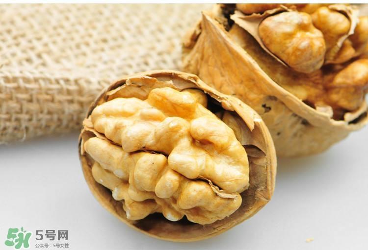 核桃可以空腹吃吗？核桃饭前吃好还是饭后吃好？