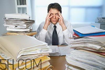 什么样的人会得焦虑症？焦虑症如果不治会好吗？