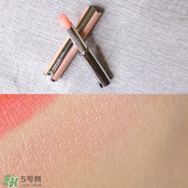 粉色包装的化妆品 粉色瓶子的护肤品