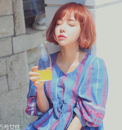 好看的女生短卷发发型推荐 夏天适合的短发发型图片推荐