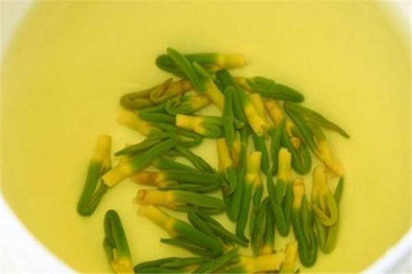 莲子心用开水还是温水泡 莲子心用多少度水泡