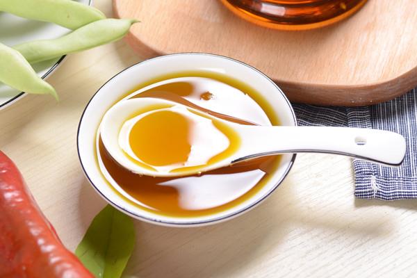 花生油能长期食用吗 花生油和玉米油哪个好
