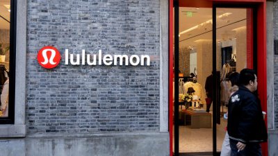 ​lululemon学“乖”了