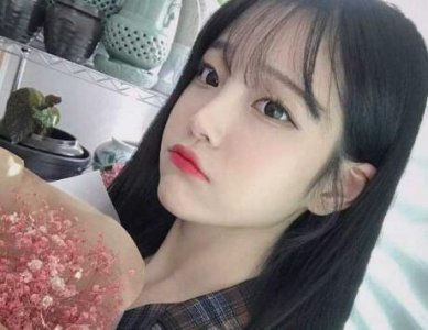 ​女朋友生气了一碰就被揪怎么哄