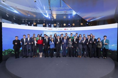 ​一分钟爬升100层，超70家创科企业在香港电梯里比赛路演