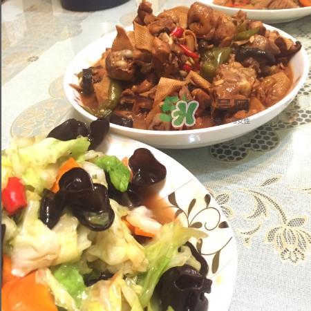 黄焖鸡的家常做法 黄焖鸡米饭的家庭做法