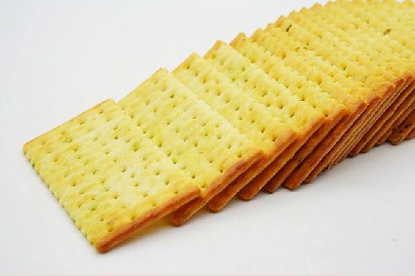 苏打饼干糖分高吗 苏打饼干适合什么人吃