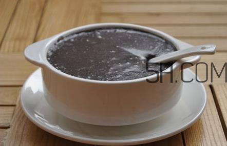 黑芝麻糊用开水冲还是温开水？黑芝麻糊养胃吗？