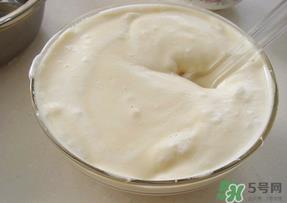面糊用热水还是凉水？面糊是用热水调还是用凉水调？