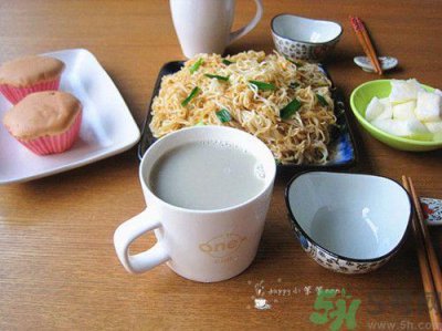 ​雪梨和豆浆能一起吃吗?雪梨和豆浆一起吃会怎么样