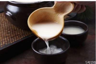 ​怎么自制米酒 自制米酒的简单方法