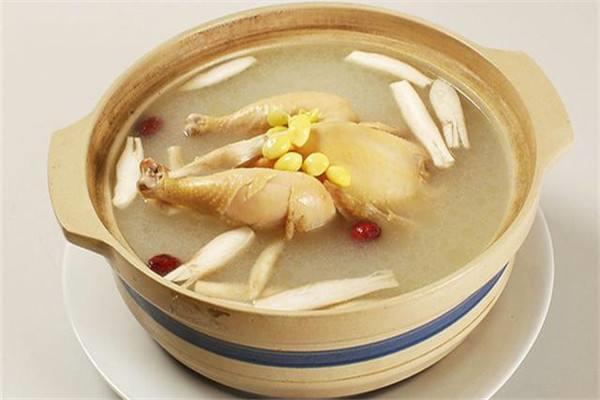 鸡汤里放什么食材好 煲鸡汤需要焯水吗