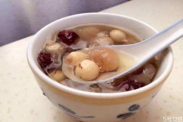莲子有什么营养价值呢 莲子怎么做好吃呢