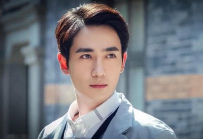 ​《麻雀》中他演技秒杀众人，却被捧多年没红，改名后搭档沈腾红了