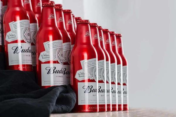 百威啤酒保质期多久 百威啤酒过期了能喝吗