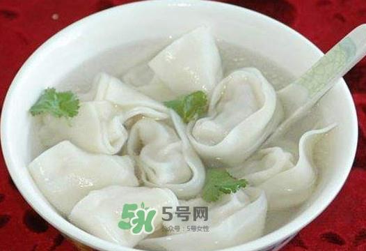 抄手是馄饨吗？馄饨和抄手有什么区别