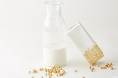 ​豆奶粉和牛奶粉哪个好 豆奶粉和牛奶那个营养价值更高