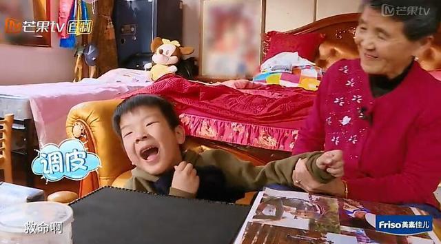 《妈妈是超人》已经两集了，黄圣依的儿子杨安迪，越看越叫人心疼