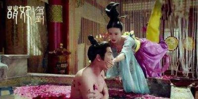​《萌妃驾到》：金晨投怀送抱，可汪东城这情话也太直男了吧