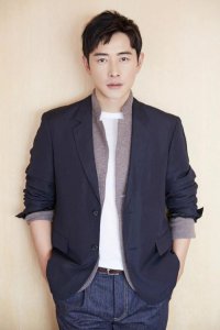 ​《我的传奇奶奶》热播 罗晋“卖萌”出演：私加吻戏惊到宁静