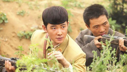 《我的传奇奶奶》热播 罗晋“卖萌”出演：私加吻戏惊到宁静