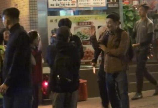 刘德华伤后秘密复工，一路狂奔毫无松懈，网友：留机会给年轻人！