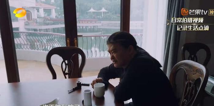 刘欢首次公开妻子，两人认识一周闪婚，恩爱三十年令人羡慕！
