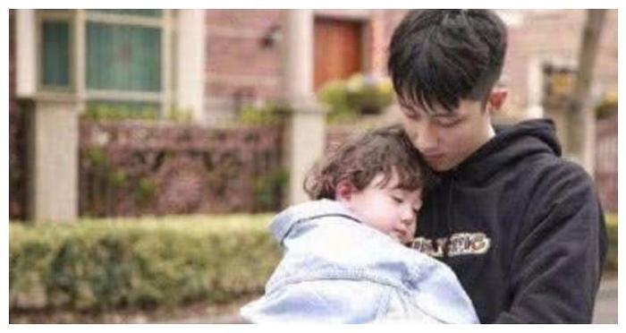 《放开我北鼻》豪豪，究竟有何来历，能得黄景瑜言承旭如此宠溺