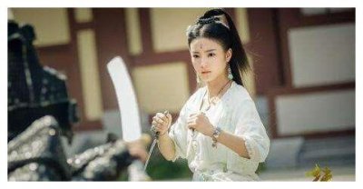 ​《扶摇》演唐芷蓉的阿丽亚火了，佛莲的王鹤润火了，配角就她没火